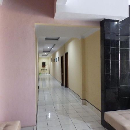 Bahari Family Hotel Bitung Екстер'єр фото