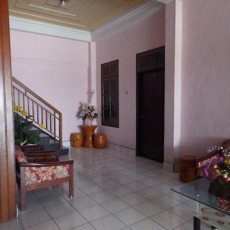 Bahari Family Hotel Bitung Екстер'єр фото