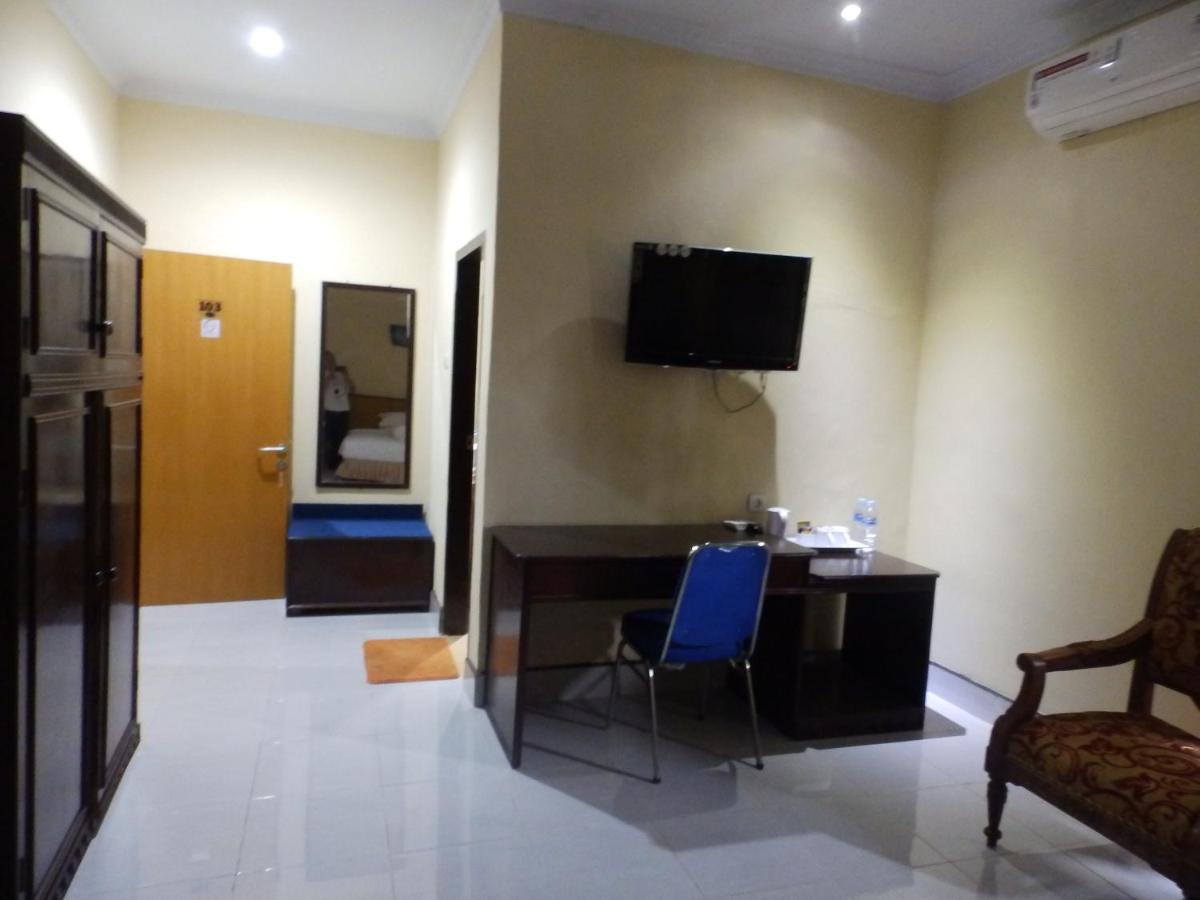 Bahari Family Hotel Bitung Екстер'єр фото