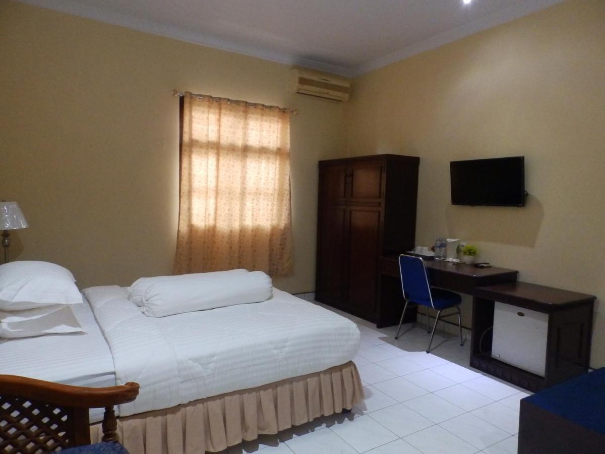 Bahari Family Hotel Bitung Екстер'єр фото