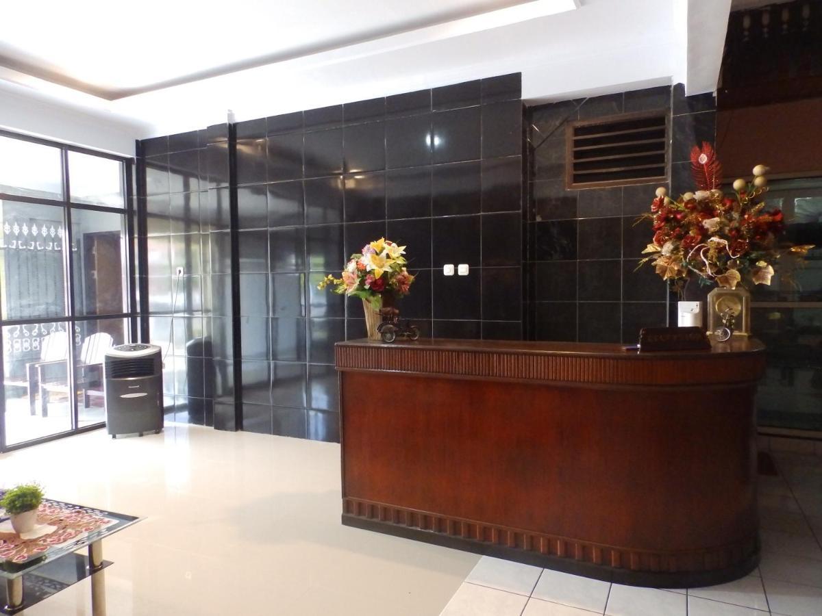 Bahari Family Hotel Bitung Екстер'єр фото