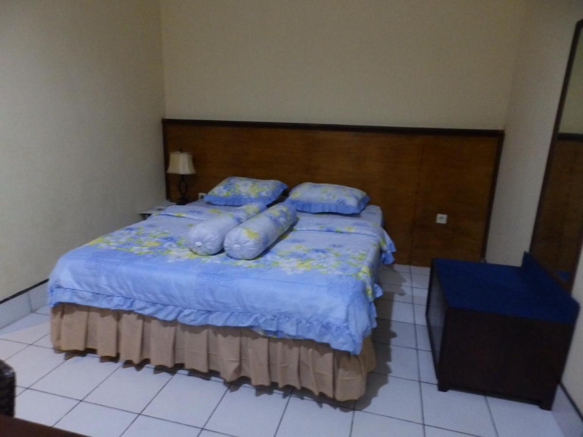 Bahari Family Hotel Bitung Екстер'єр фото