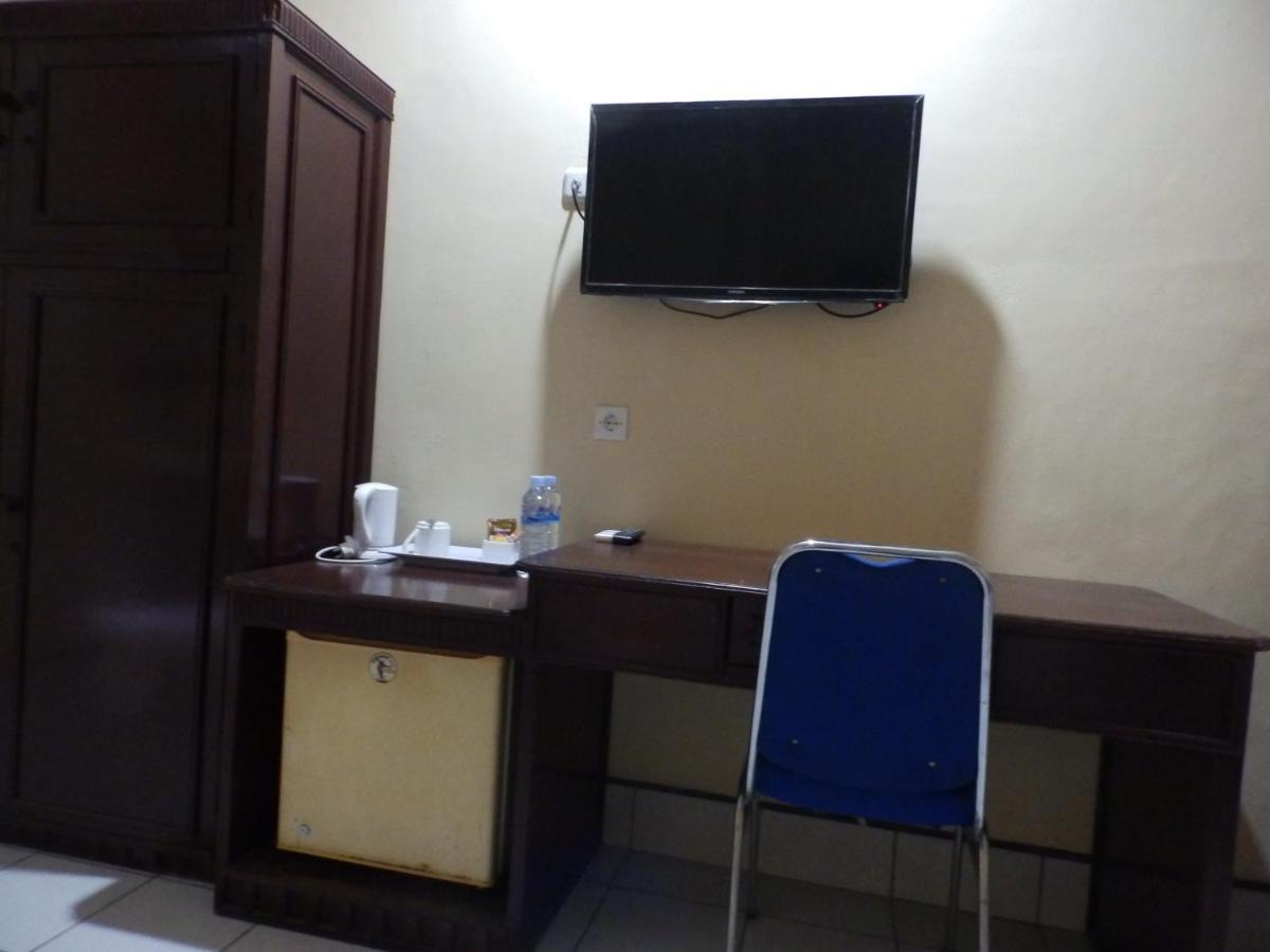 Bahari Family Hotel Bitung Екстер'єр фото