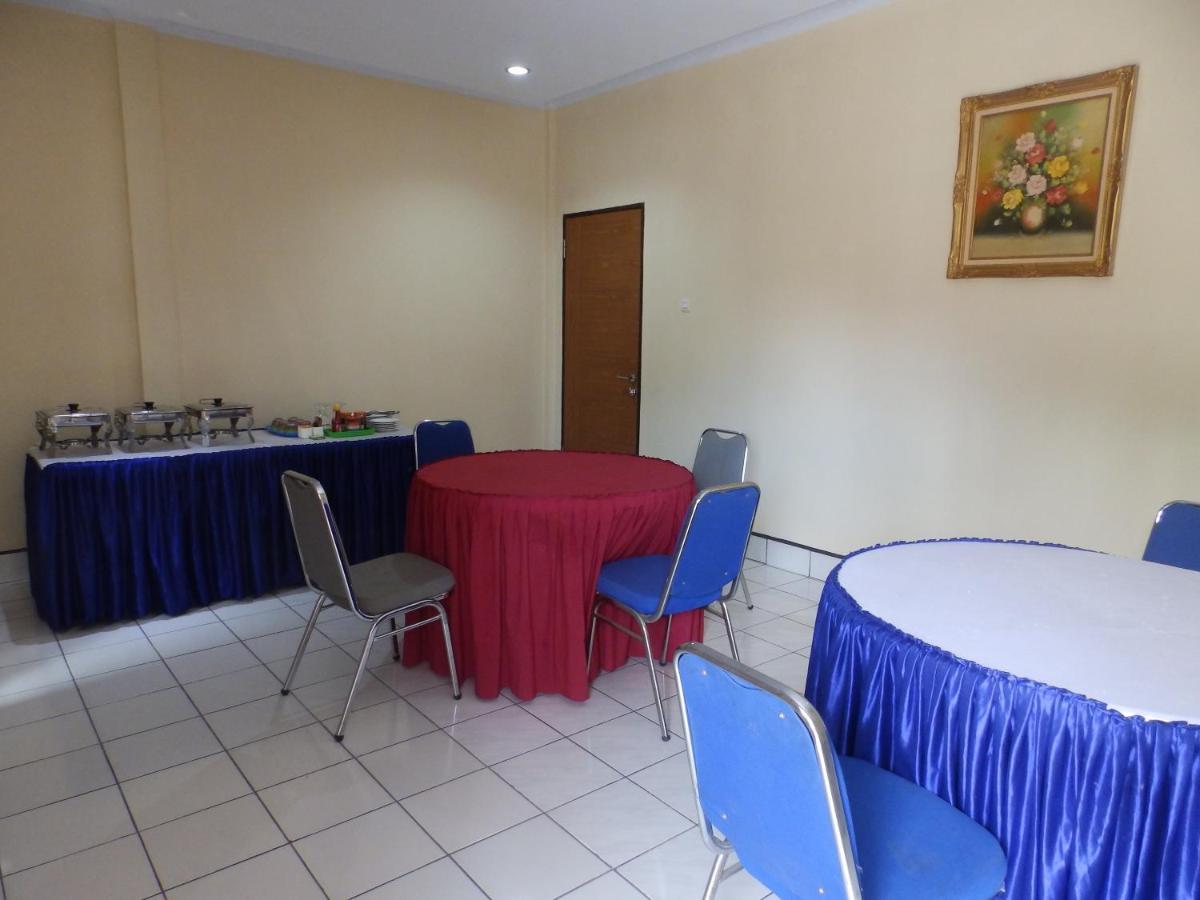 Bahari Family Hotel Bitung Екстер'єр фото