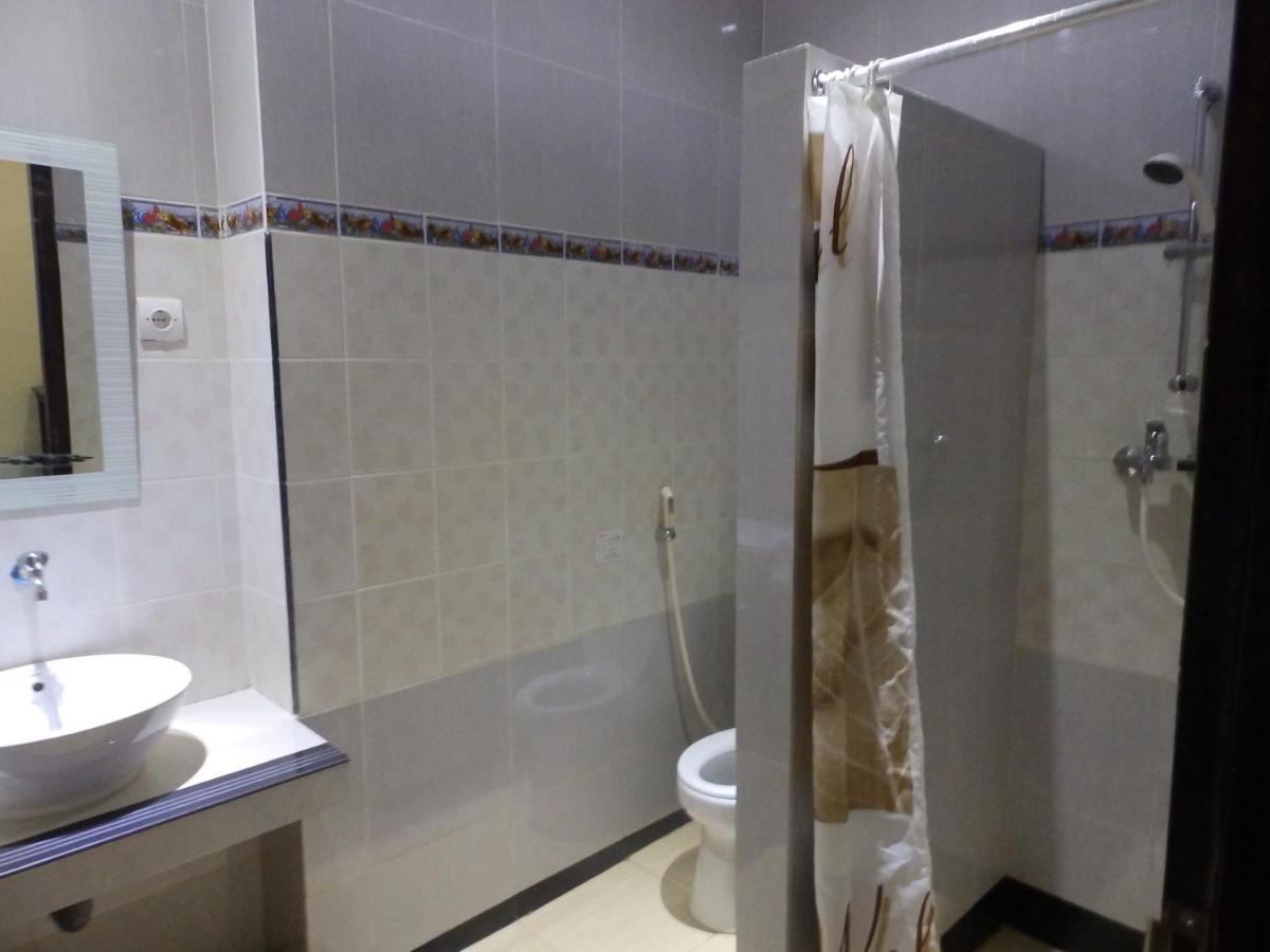 Bahari Family Hotel Bitung Екстер'єр фото