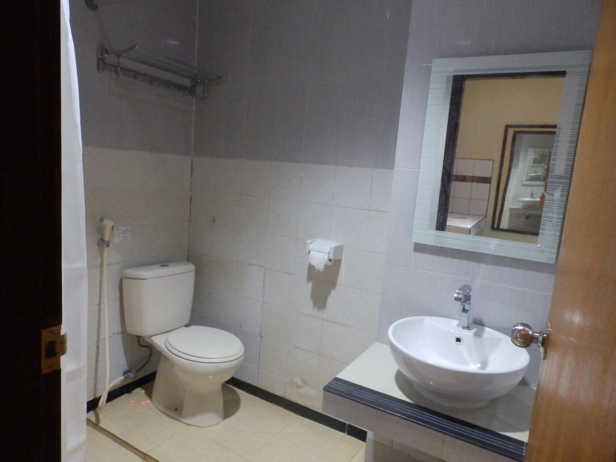 Bahari Family Hotel Bitung Екстер'єр фото