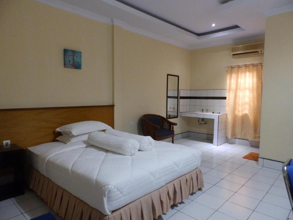 Bahari Family Hotel Bitung Екстер'єр фото