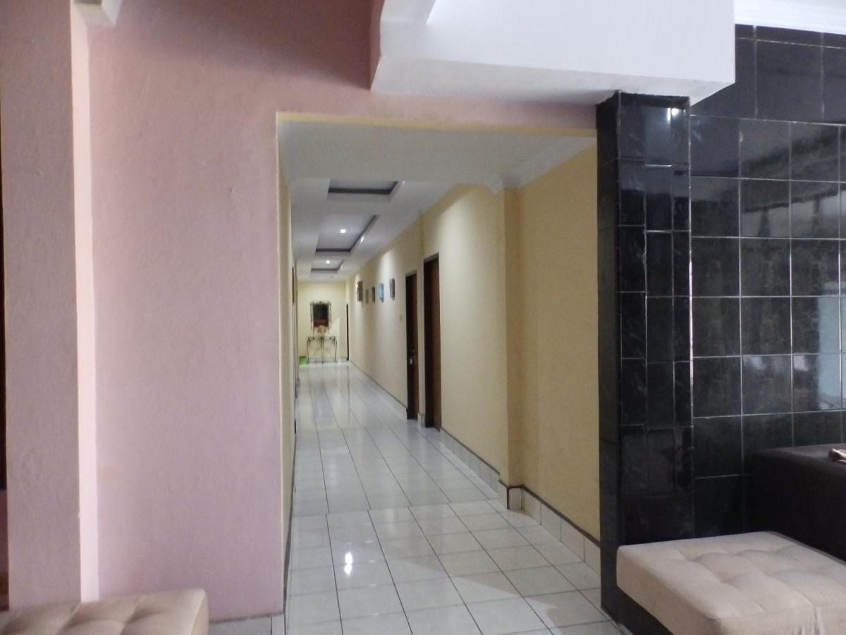Bahari Family Hotel Bitung Екстер'єр фото