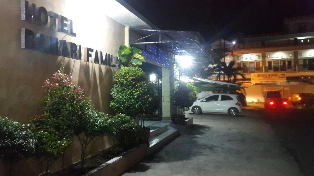 Bahari Family Hotel Bitung Екстер'єр фото